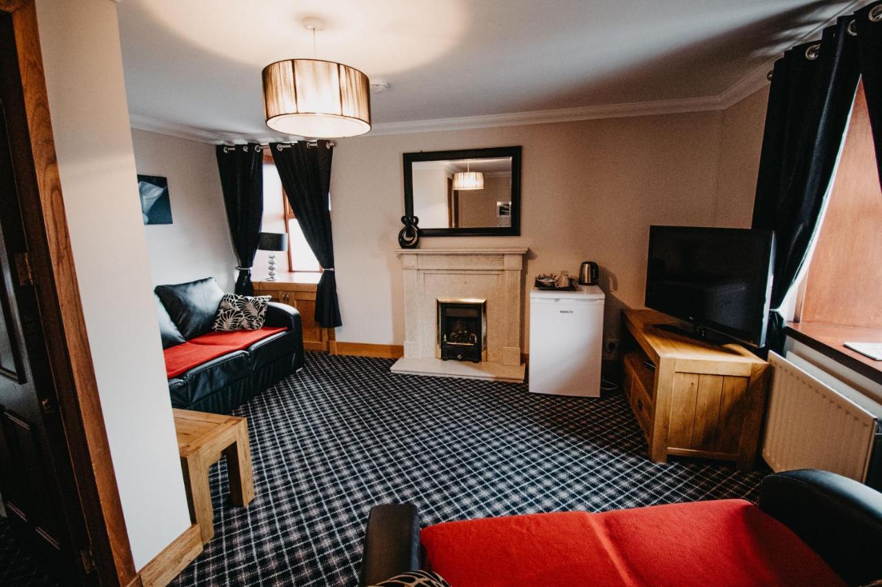 Seafield Arms Hotel Whitehills Exterior foto